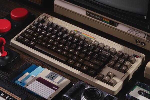 品：Retro87 C64 机械键盘PG电子八位堂发布旗下第二款键盘产(图4)